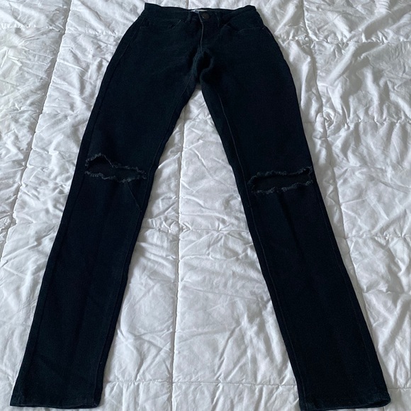 ⭐️3/20$ - Black Distressed Jeans - Picture 1 of 6